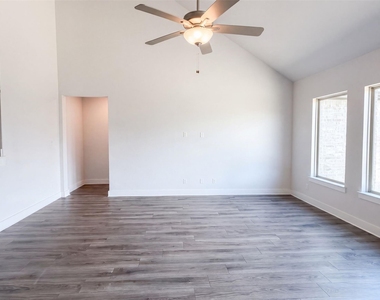 1205 Whistling Dove Drive - Photo Thumbnail 4