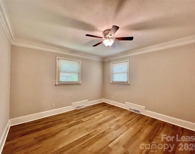 323 Frank Drive - Photo Thumbnail 16