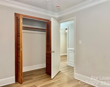 323 Frank Drive - Photo Thumbnail 17