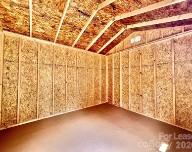 323 Frank Drive - Photo Thumbnail 25