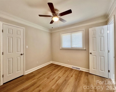 323 Frank Drive - Photo Thumbnail 12