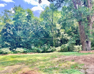 323 Frank Drive - Photo Thumbnail 27