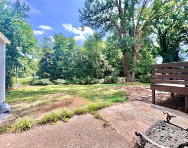 323 Frank Drive - Photo Thumbnail 26