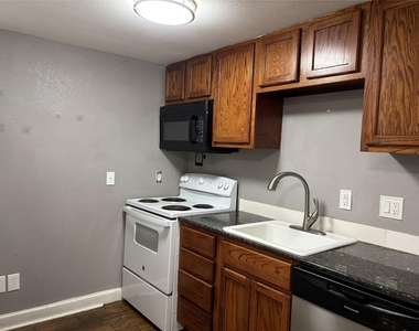 1340 E State Highway 276 - Photo Thumbnail 2