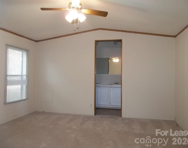 150 Thornwood Lane - Photo Thumbnail 4