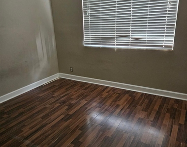 931 Lyons Road - Photo Thumbnail 12