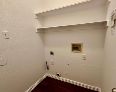 808 Pinnacle Circle - Photo Thumbnail 3