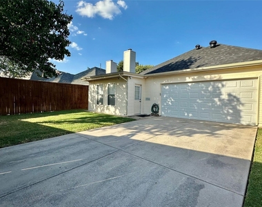 808 Pinnacle Circle - Photo Thumbnail 19