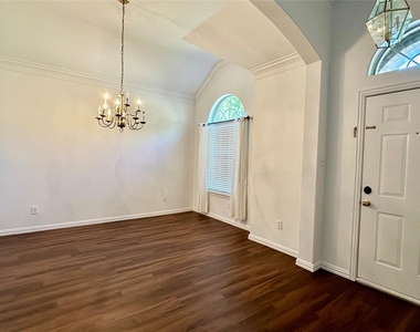 808 Pinnacle Circle - Photo Thumbnail 10