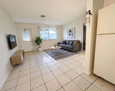 2319 Wilson Street - Photo Thumbnail 13