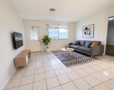 2319 Wilson Street - Photo Thumbnail 5