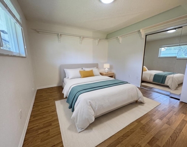 2319 Wilson Street - Photo Thumbnail 12