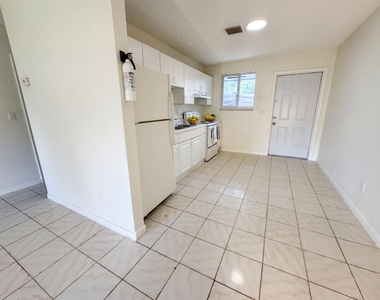 2319 Wilson Street - Photo Thumbnail 7
