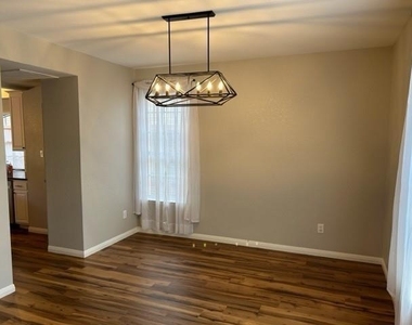 771 Whitman Place - Photo Thumbnail 1
