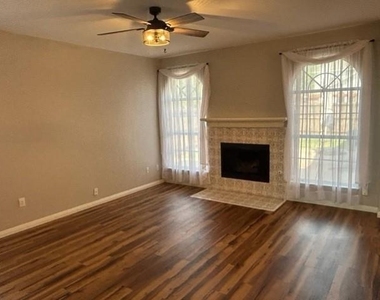 771 Whitman Place - Photo Thumbnail 3