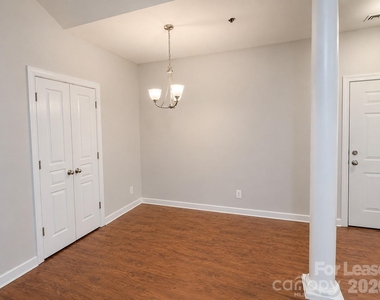 18710 Oakhurst Boulevard - Photo Thumbnail 8
