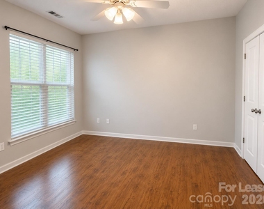 18710 Oakhurst Boulevard - Photo Thumbnail 10