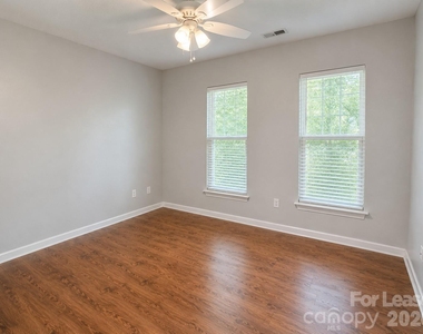 18710 Oakhurst Boulevard - Photo Thumbnail 15