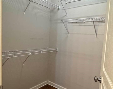 18710 Oakhurst Boulevard - Photo Thumbnail 13