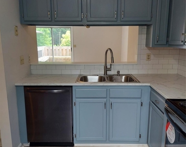 675 Lex Drive - Photo Thumbnail 10