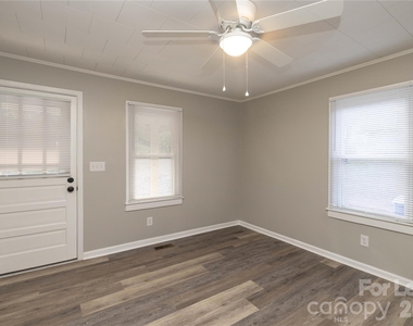 1488 Hilltop Street - Photo Thumbnail 7