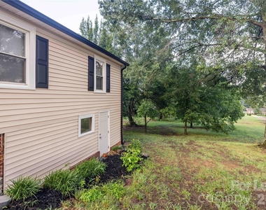 1488 Hilltop Street - Photo Thumbnail 3