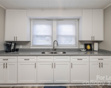 1488 Hilltop Street - Photo Thumbnail 9