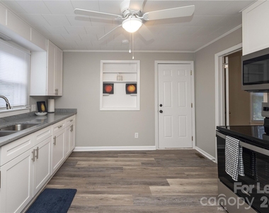 1488 Hilltop Street - Photo Thumbnail 12