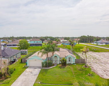 5593 Nw Wesley Road - Photo Thumbnail 5