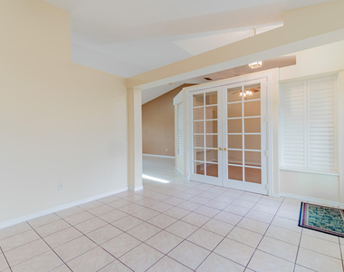 5593 Nw Wesley Road - Photo Thumbnail 11