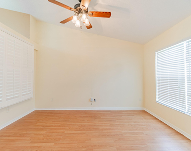 5593 Nw Wesley Road - Photo Thumbnail 12