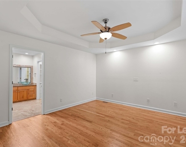 5020 Fox Hollow Drive - Photo Thumbnail 8
