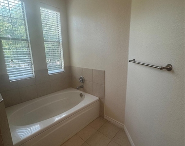 2003 Garden View Lane - Photo Thumbnail 18