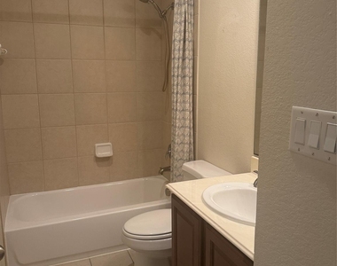 2003 Garden View Lane - Photo Thumbnail 14