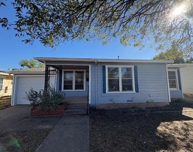 909 S Jefferson Drive - Photo Thumbnail 1