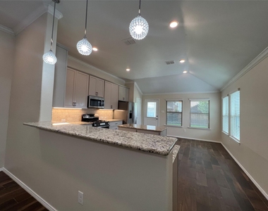 14516 Chino Drive - Photo Thumbnail 7
