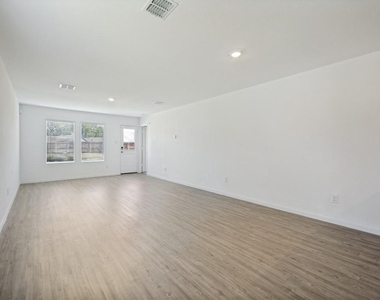 6736 Bramblewood Drive - Photo Thumbnail 3