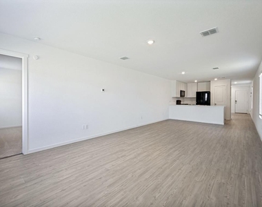 6736 Bramblewood Drive - Photo Thumbnail 6