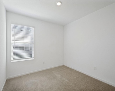 6736 Bramblewood Drive - Photo Thumbnail 16