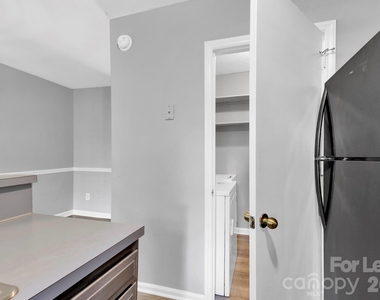 6315 Windsor Gate Lane - Photo Thumbnail 4