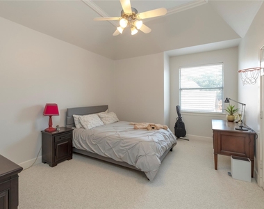 5701 Templin Way - Photo Thumbnail 31