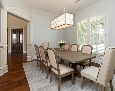 5701 Templin Way - Photo Thumbnail 5