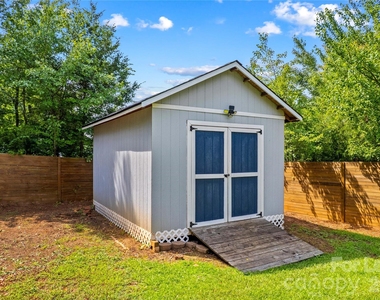 983 Jerry Lees Way - Photo Thumbnail 19