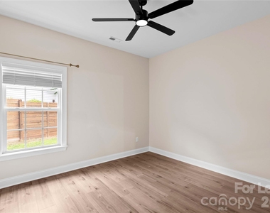 983 Jerry Lees Way - Photo Thumbnail 14