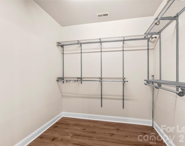 983 Jerry Lees Way - Photo Thumbnail 12