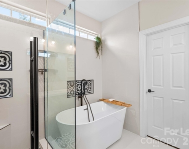 983 Jerry Lees Way - Photo Thumbnail 11