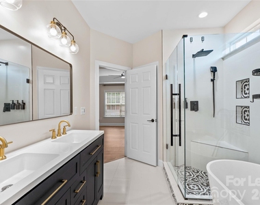 983 Jerry Lees Way - Photo Thumbnail 10