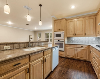 5875 Pecan Chase - Photo Thumbnail 5
