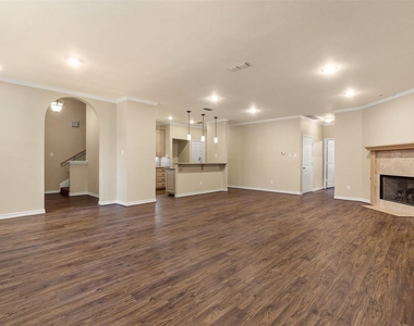 5875 Pecan Chase - Photo Thumbnail 2