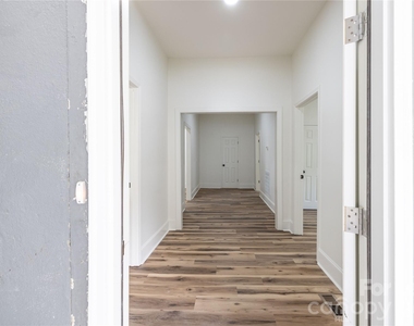 609 W Liberty Street - Photo Thumbnail 4